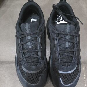 Jordan Men's Black Low-Top Athletic Sneakers